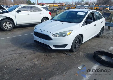 2016 Ford Focus S z USA, uszkodzony, nr VIN 1FADP3E29GL345695
